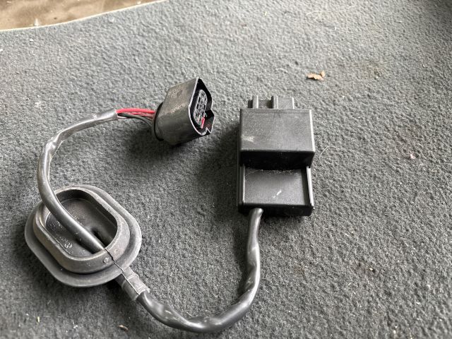 bontott SKODA FABIA III Üzemanyag Szivattyú Relé