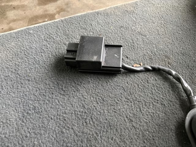 bontott SKODA FABIA III Üzemanyag Szivattyú Relé