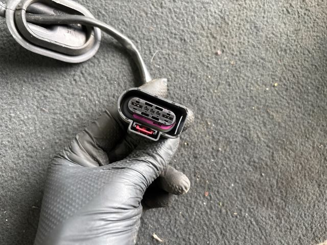 bontott SKODA FABIA III Üzemanyag Szivattyú Relé