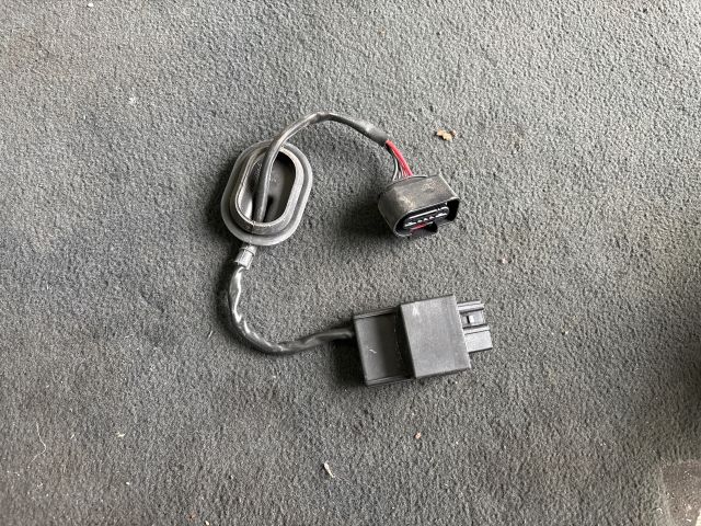 bontott SKODA FABIA III Üzemanyag Szivattyú Relé