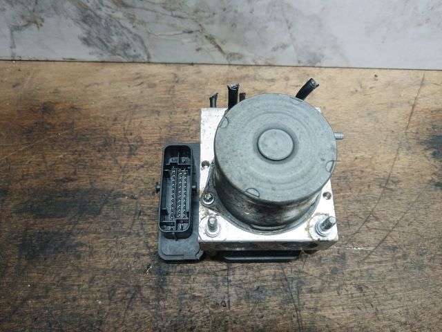 bontott SKODA FABIA III ABS Kocka