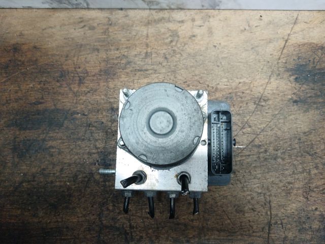 bontott SKODA FABIA III ABS Kocka