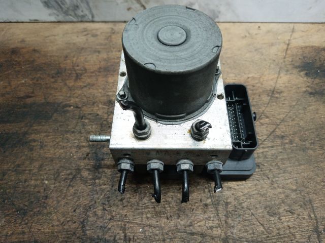 bontott SKODA FABIA III ABS Kocka