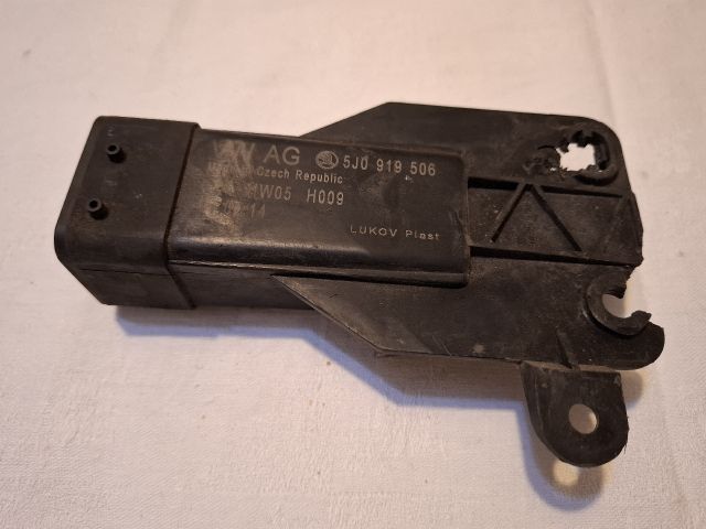 bontott SKODA FABIA III Hűtőventilátor Relé