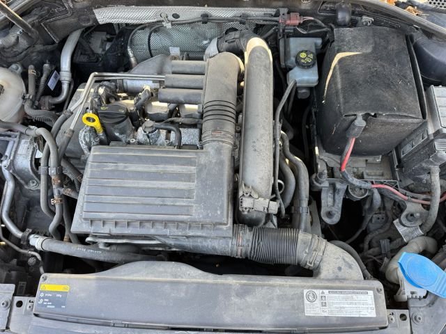 bontott SKODA FABIA III Motor (Fűzött blokk hengerfejjel)