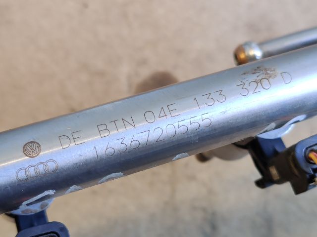 bontott SKODA FABIA III Porlasztó Sor / Híd