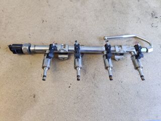 bontott SKODA FABIA III Porlasztó Sor / Híd