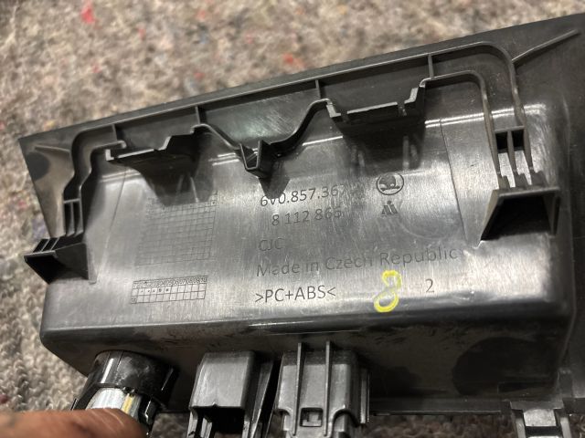 bontott SKODA FABIA III AUX Csatlakozó