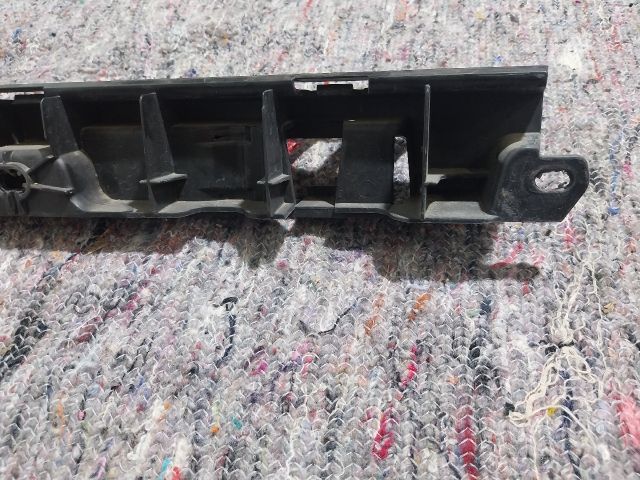 bontott SKODA FABIA III Bal első Lökhárító Tartó (Műanyag)