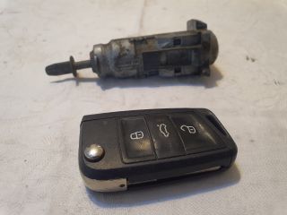 bontott SKODA FABIA III Bal első Zárbetét