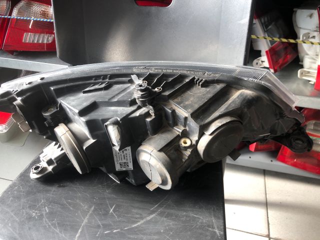 bontott SKODA FABIA III Bal Fényszóró