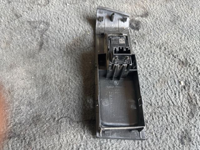 bontott SKODA FABIA III Bal hátsó Ablakemelő Kapcsoló