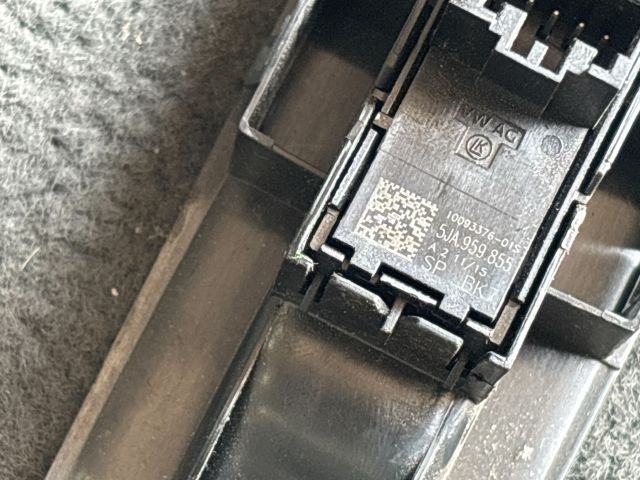 bontott SKODA FABIA III Bal hátsó Ablakemelő Kapcsoló