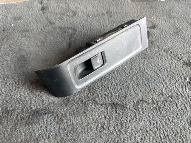 bontott SKODA FABIA III Bal hátsó Ablakemelő Kapcsoló