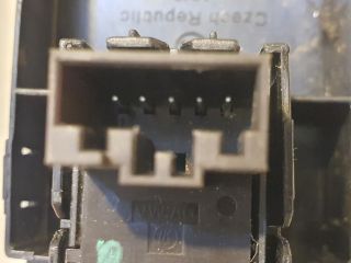 bontott SKODA FABIA III Bal hátsó Ablakemelő Kapcsoló