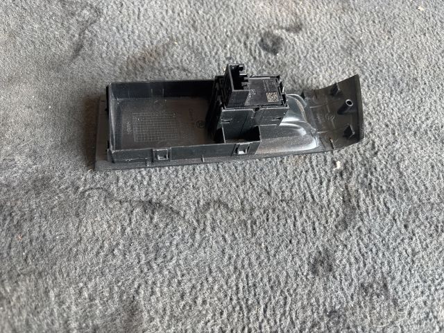 bontott SKODA FABIA III Bal hátsó Ablakemelő Kapcsoló