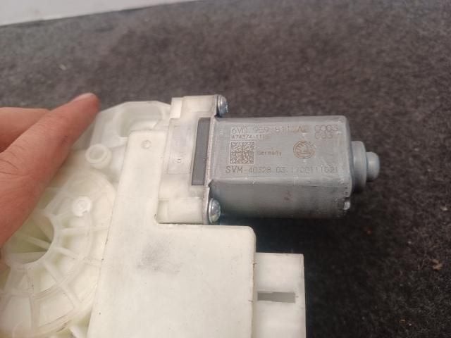 bontott SKODA FABIA III Bal hátsó Ablakemelő Szerkezet (Elektromos)