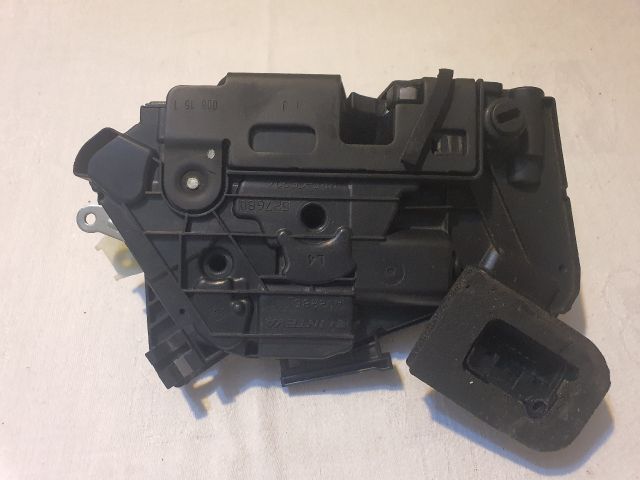 bontott SKODA FABIA III Bal hátsó Ajtózár