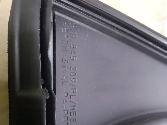 bontott SKODA FABIA III Bal hátsó Fixüveg (Ajtóban)