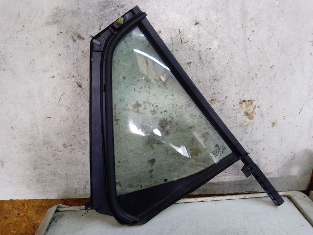 bontott SKODA FABIA III Bal hátsó Fixüveg (Ajtóban)