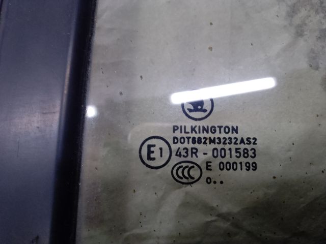 bontott SKODA FABIA III Bal hátsó Fixüveg (Ajtóban)