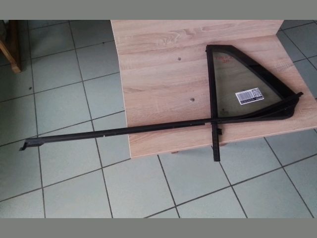 bontott SKODA FABIA III Bal hátsó Fixüveg (Ajtóban)