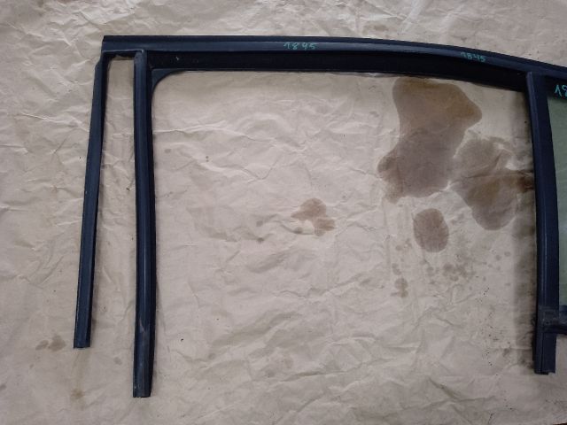 bontott SKODA FABIA III Bal hátsó Fixüveg (Ajtóban)