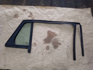 bontott SKODA FABIA III Bal hátsó Fixüveg (Ajtóban)