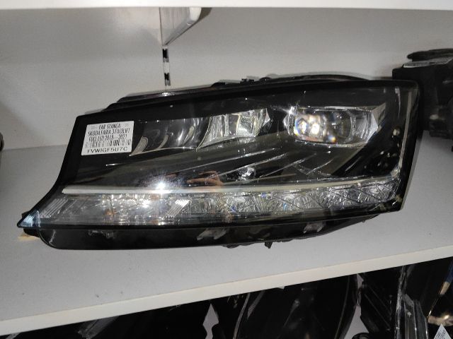 bontott SKODA FABIA III Bal Ledes Fényszóró