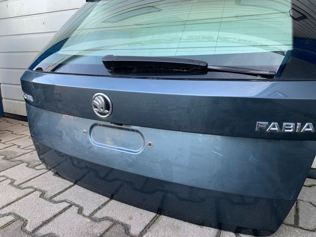 bontott SKODA FABIA III Csomagtérajtó (Részeivel)