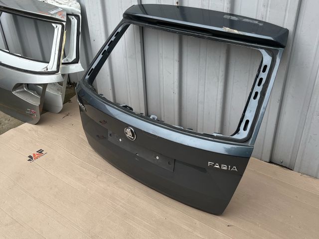 bontott SKODA FABIA III Csomagtérajtó (Üres lemez)