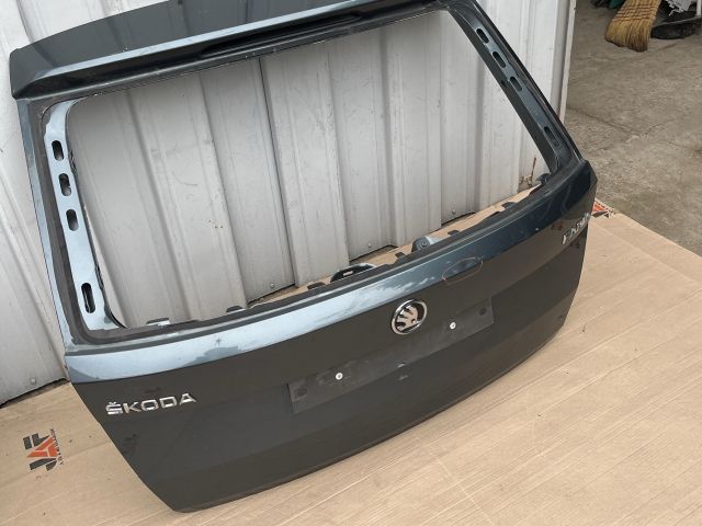 bontott SKODA FABIA III Csomagtérajtó (Üres lemez)