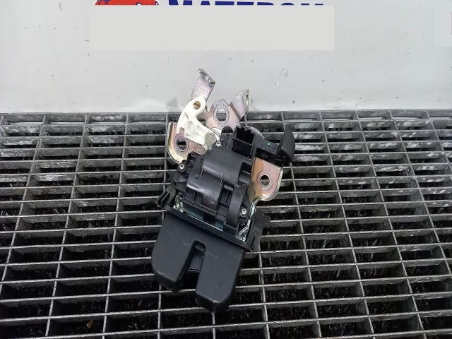 bontott SKODA FABIA III Csomagtérajtó Ütköző