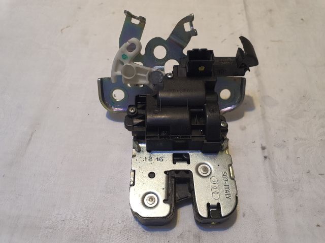 bontott SKODA FABIA III Csomagtérajtó Zárszerkezet