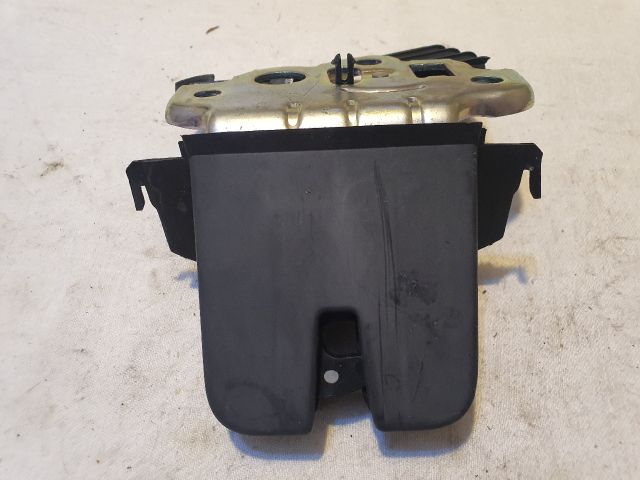 bontott SKODA FABIA III Csomagtérajtó Zárszerkezet