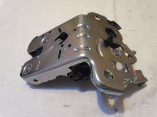 bontott SKODA FABIA III Csomagtérajtó Zárszerkezet