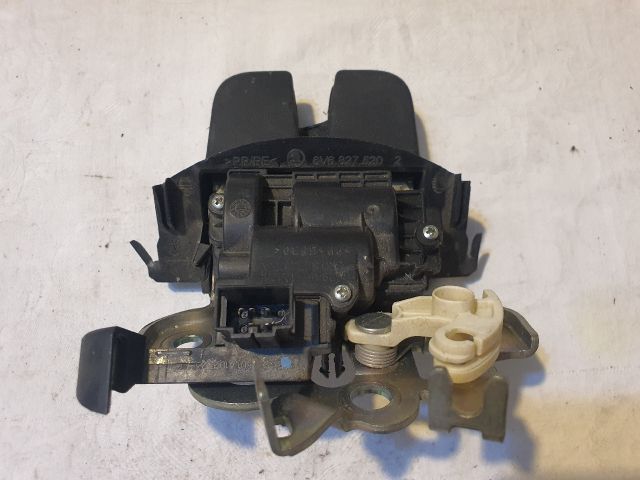 bontott SKODA FABIA III Csomagtérajtó Zárszerkezet