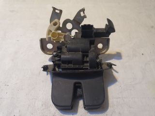 bontott SKODA FABIA III Csomagtérajtó Zárszerkezet