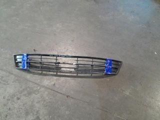 bontott SKODA FABIA III Első Lökhárító Alsó Középső Díszrács