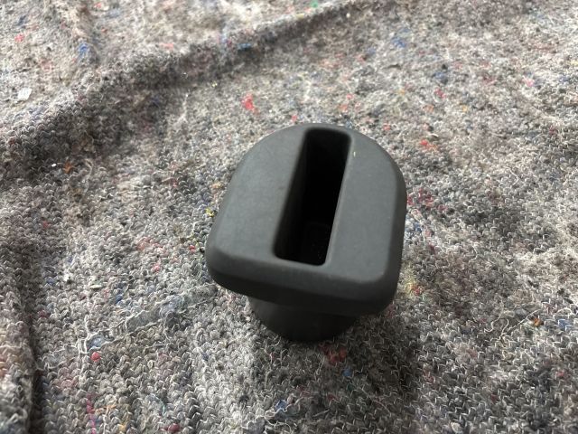 bontott SKODA FABIA III Első Tároló Rekesz