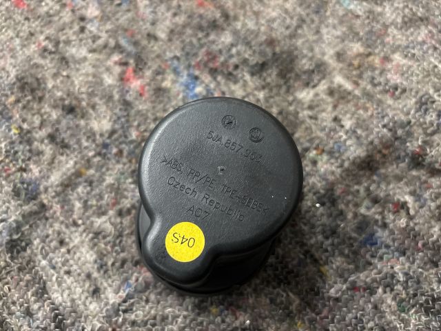 bontott SKODA FABIA III Első Tároló Rekesz