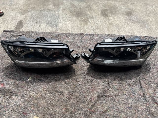 bontott SKODA FABIA III Fényszóró Pár