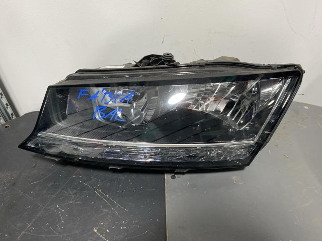 bontott SKODA FABIA III Fényszóró Pár