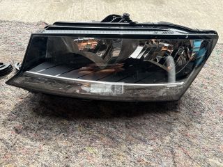 bontott SKODA FABIA III Fényszóró Pár