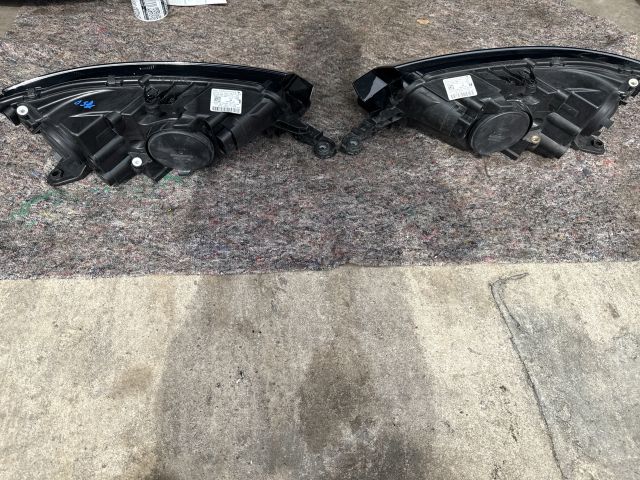 bontott SKODA FABIA III Fényszóró Pár