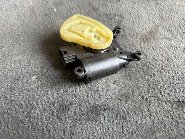 bontott SKODA FABIA III Fűtés Állító Motor