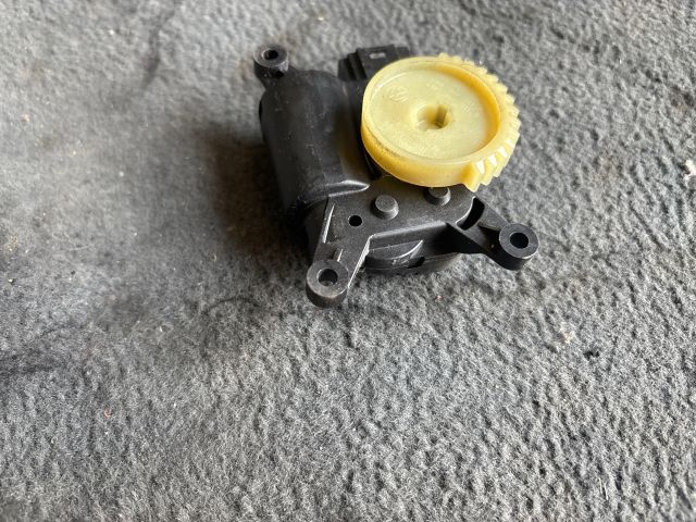 bontott SKODA FABIA III Fűtés Állító Motor