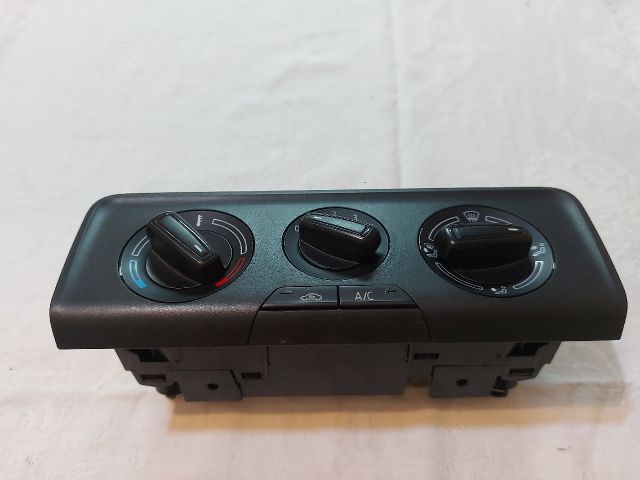bontott SKODA FABIA III Fűtéskapcsoló (manuális klímás)