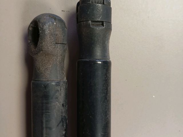 bontott SKODA FABIA III Gázrugós Kitámasztó Teleszkóp Pár Csomagtérajtó