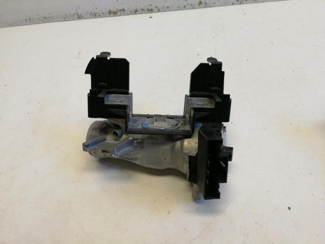 bontott SKODA FABIA III Gyújtáskapcsoló Ház